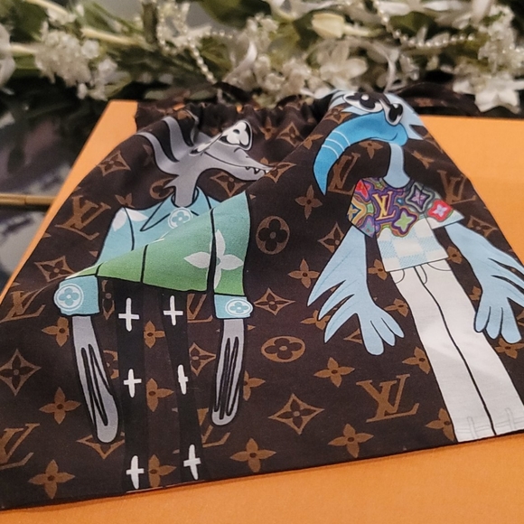 SOLD Louis Vuitton Friends Mask/Bandana - Picture 11 of 11